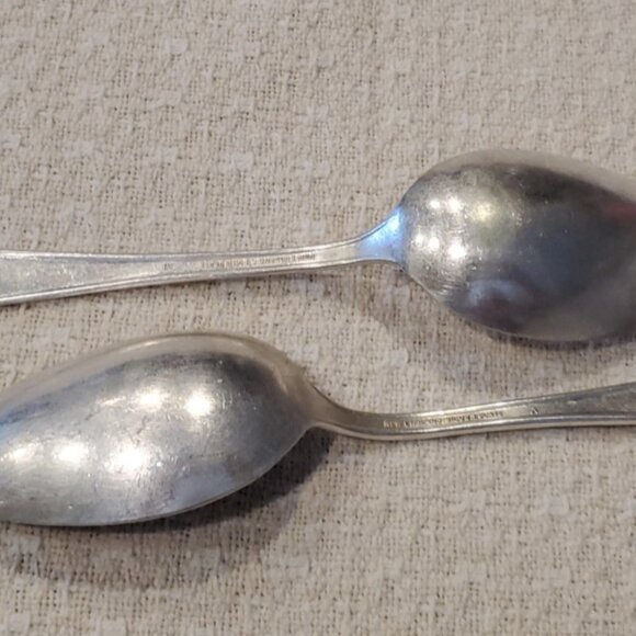 VINTAGE NEW ENGLAND Silver Plate Serving Spoons "ROSEMARY" Lot 2 - Picture 4 of 4